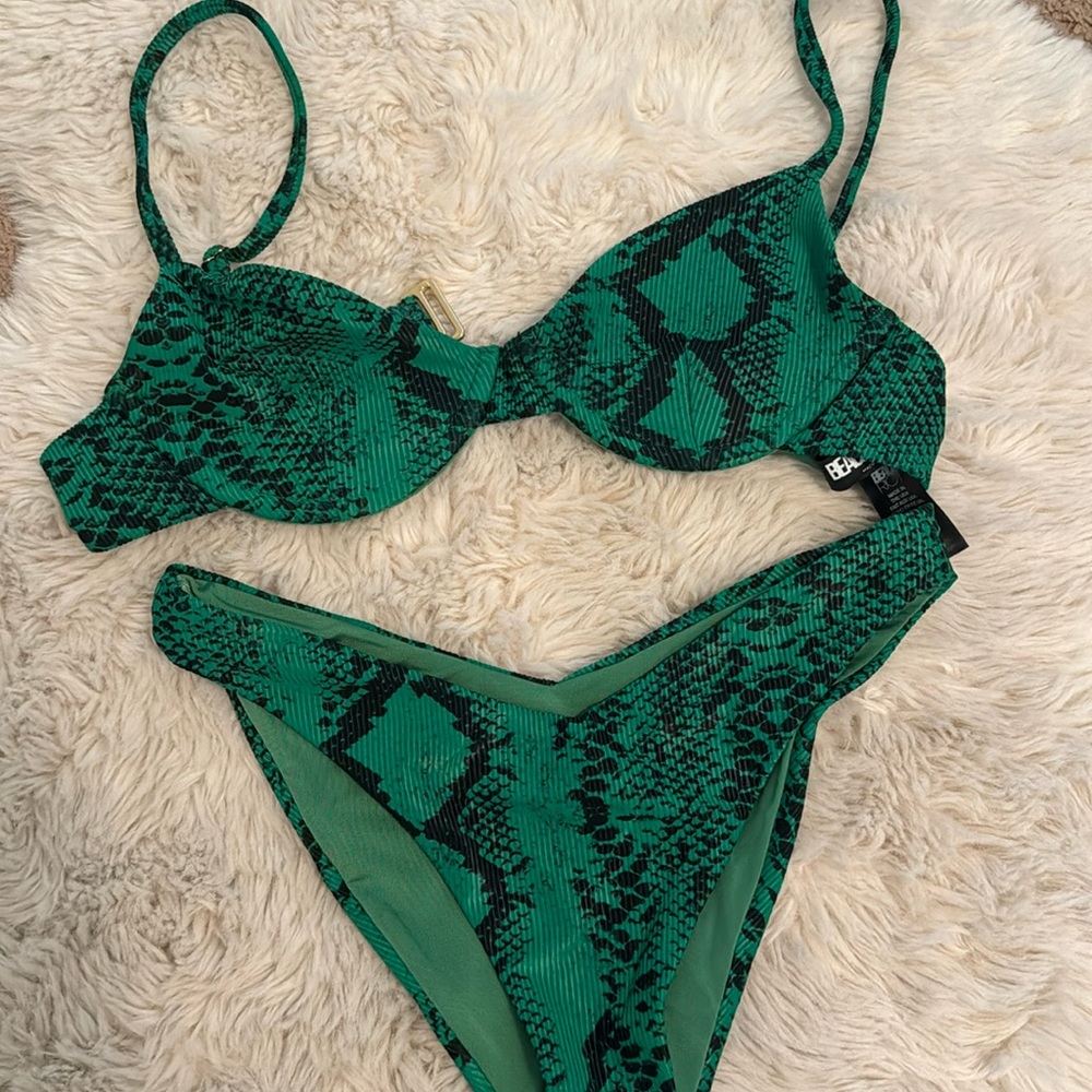 NWOT Beach Riot Bikini